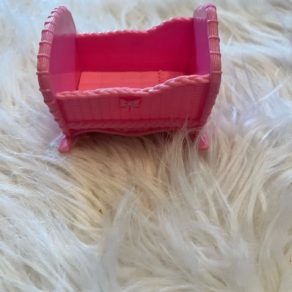 Mattel 2004 Doll House Furniture Pink Rocking Crib Bassinet Loving Family